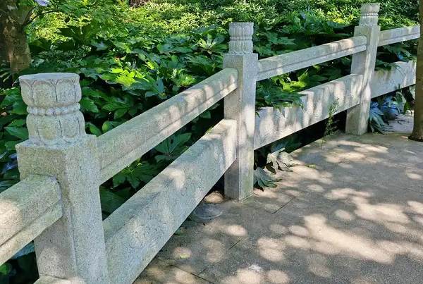 泉州市大连水库青石仿古栏杆厂家排名